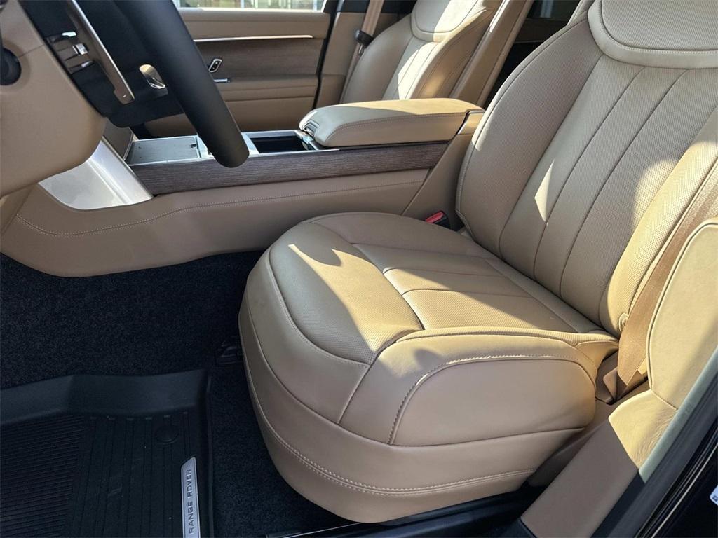 new 2025 Land Rover Range Rover car, priced at $128,155