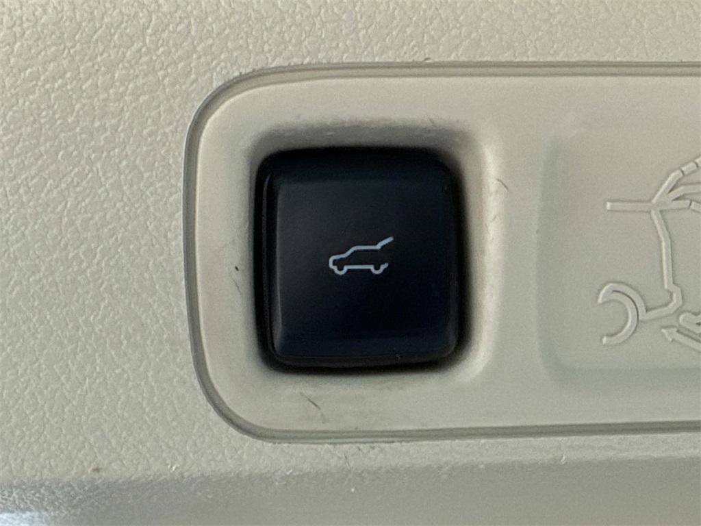 used 2021 Lincoln Navigator car, priced at $45,780