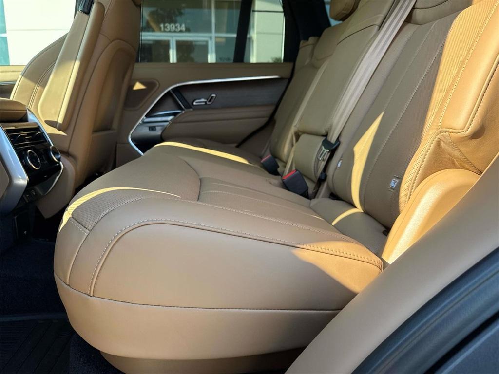 new 2025 Land Rover Range Rover car, priced at $152,540