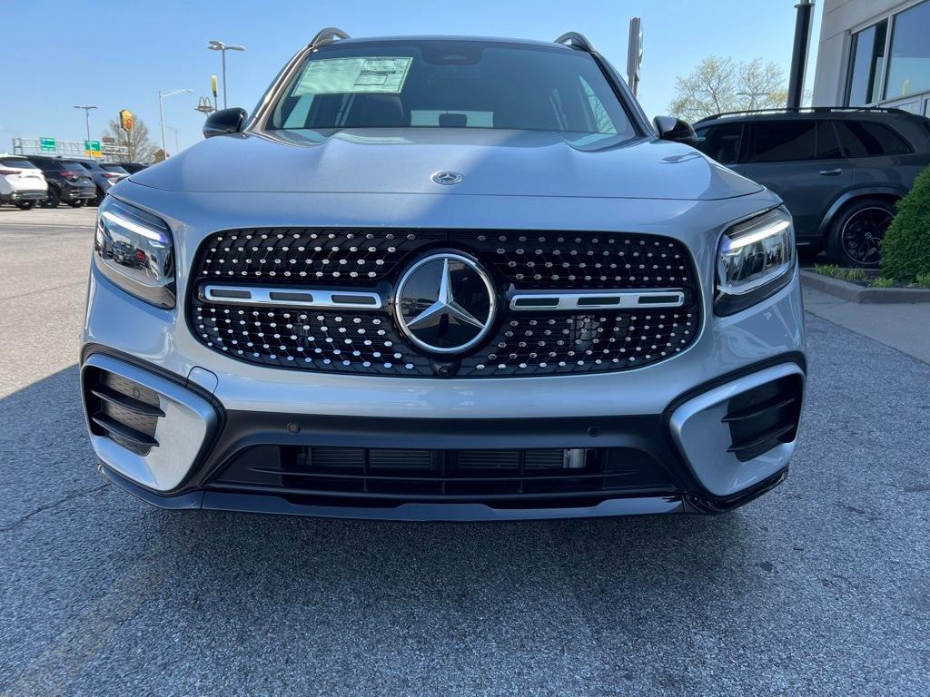 new 2025 Mercedes-Benz GLB 250 car, priced at $55,860