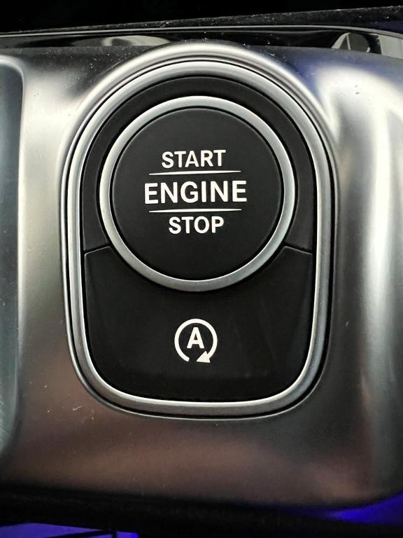 new 2025 Mercedes-Benz GLB 250 car, priced at $55,860
