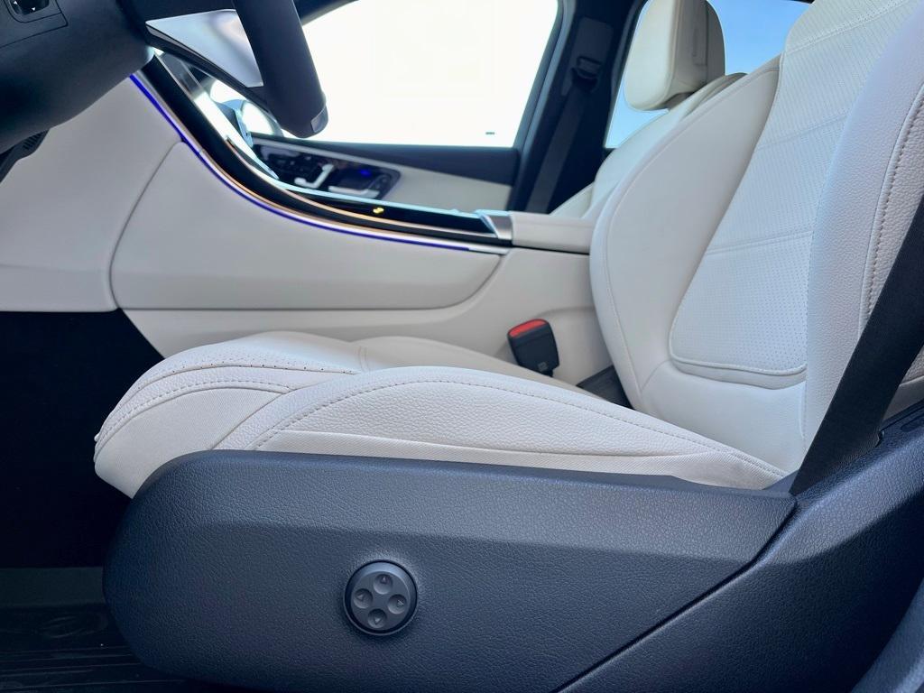 new 2025 Mercedes-Benz GLC 350e car, priced at $68,965