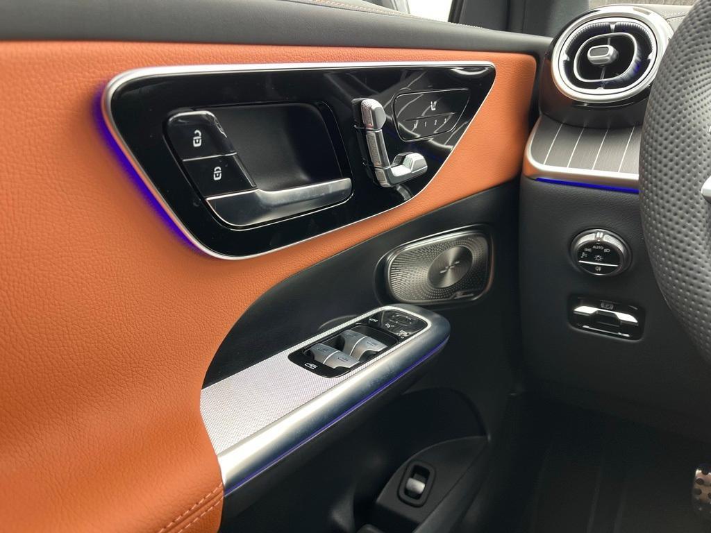 new 2025 Mercedes-Benz GLC 300 car, priced at $62,805