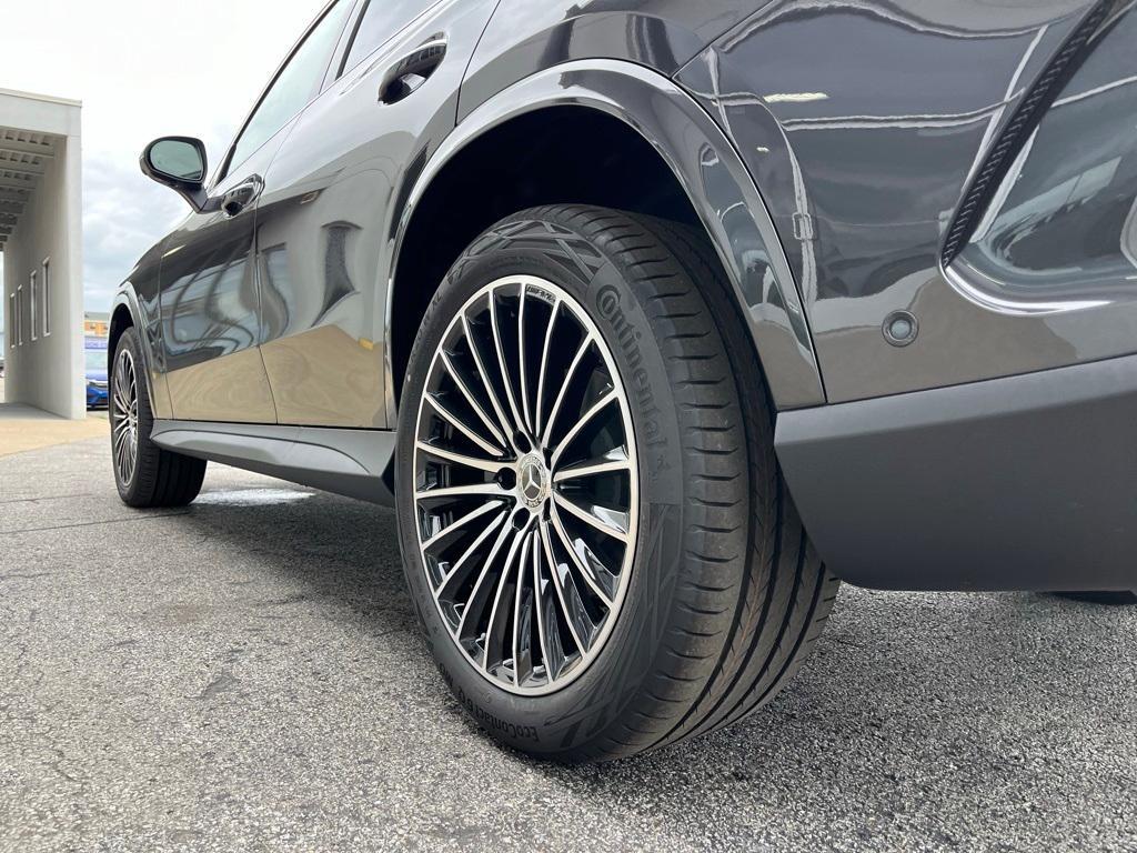 new 2025 Mercedes-Benz GLC 300 car, priced at $62,805