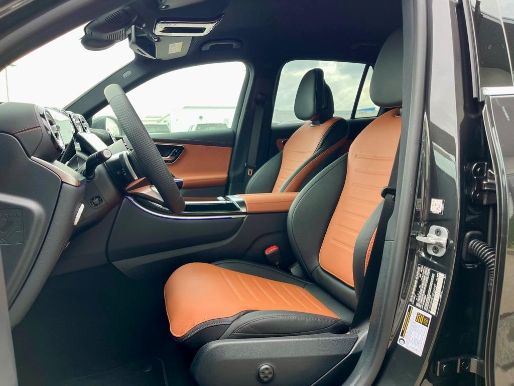 new 2025 Mercedes-Benz GLC 300 car, priced at $62,805