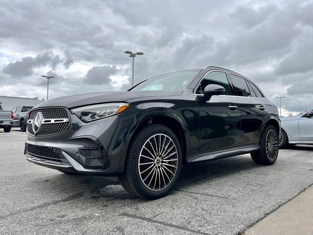 new 2025 Mercedes-Benz GLC 300 car, priced at $62,805