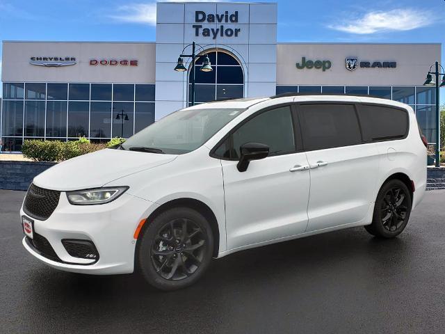 new 2024 Chrysler Pacifica car, priced at $44,925