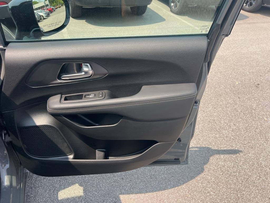 used 2025 Chrysler Pacifica car, priced at $44,745