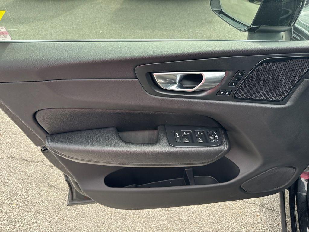 used 2021 Volvo XC60 car, priced at $25,955