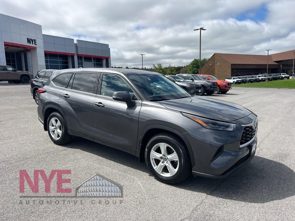 used 2022 Toyota Highlander car, priced at $32,500