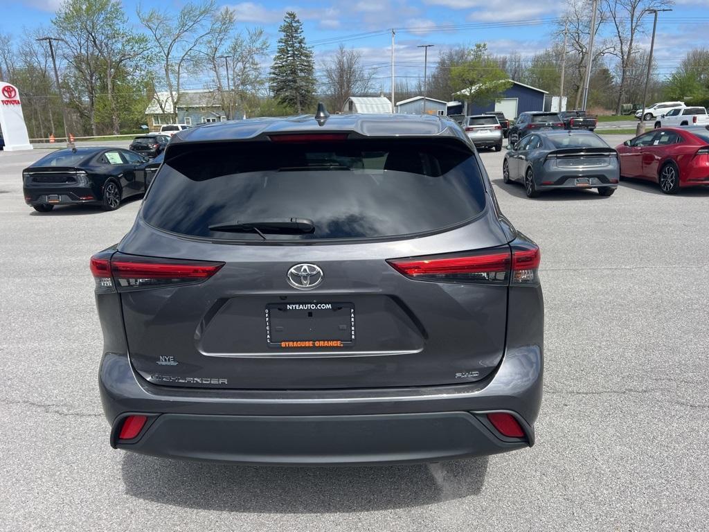 used 2022 Toyota Highlander car, priced at $32,500