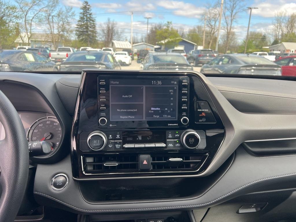 used 2022 Toyota Highlander car, priced at $32,500