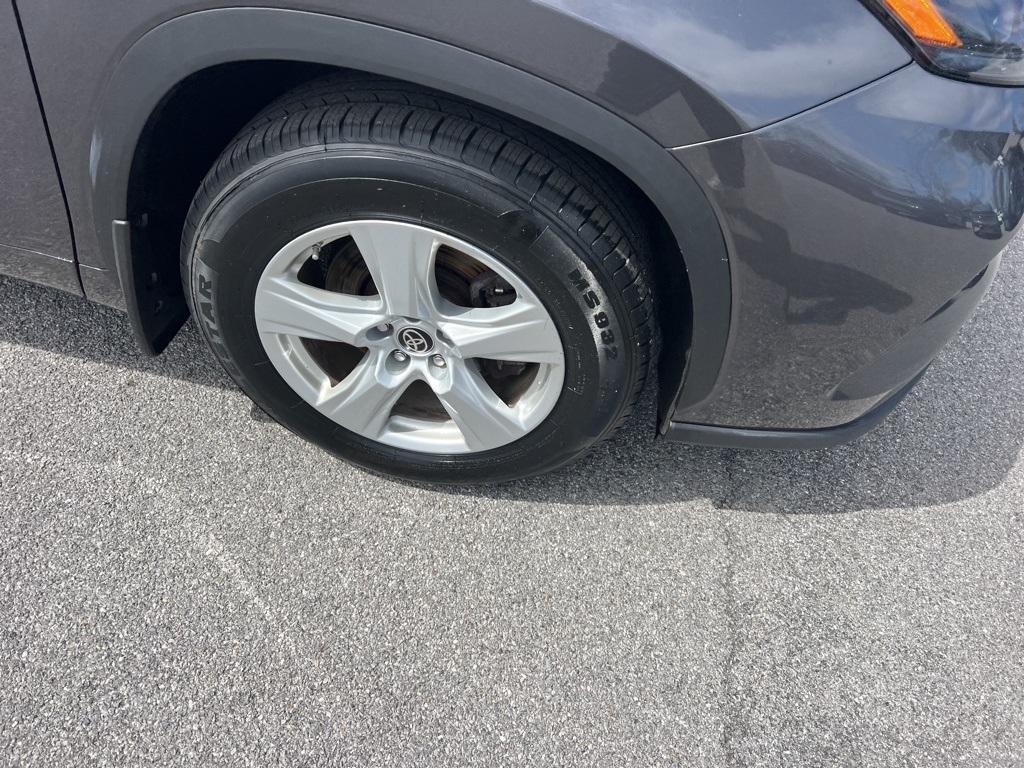 used 2022 Toyota Highlander car, priced at $32,500