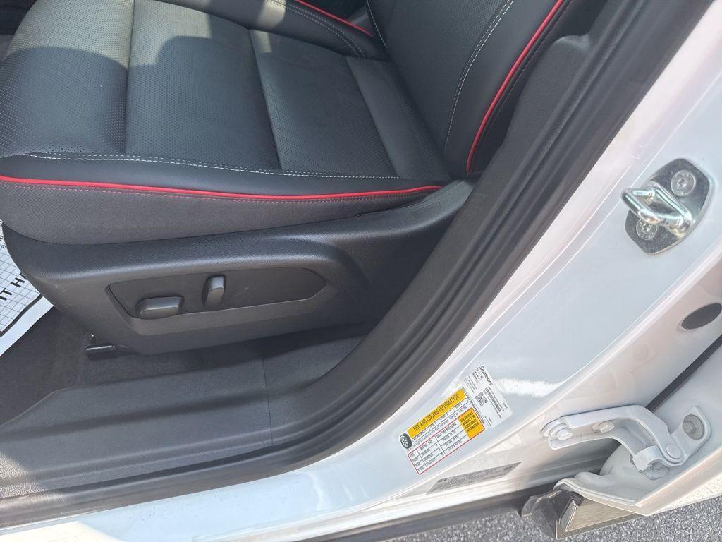 used 2022 Buick Envision car, priced at $29,398