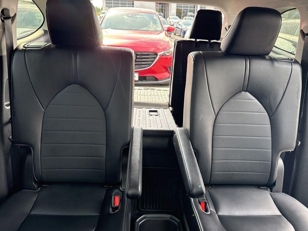 used 2022 Toyota Highlander car, priced at $36,995