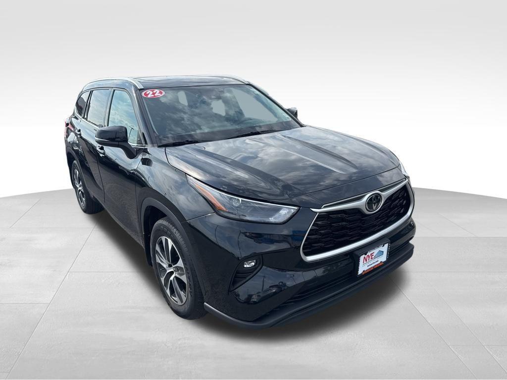 used 2022 Toyota Highlander car, priced at $36,995