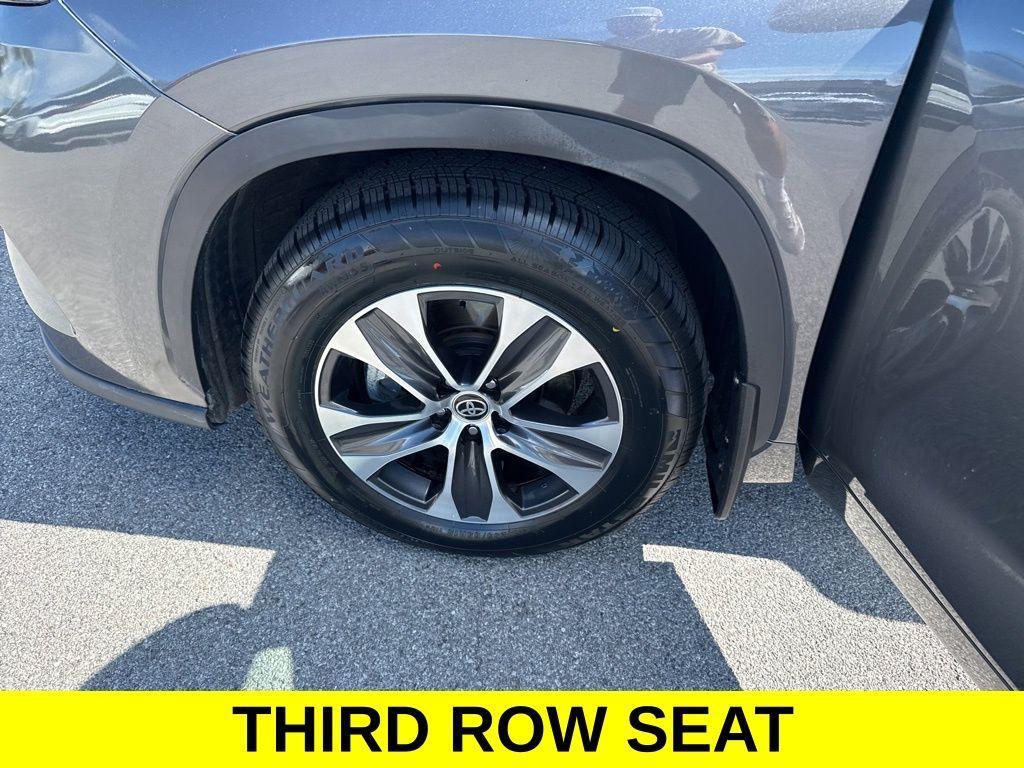 used 2022 Toyota Highlander car, priced at $35,295