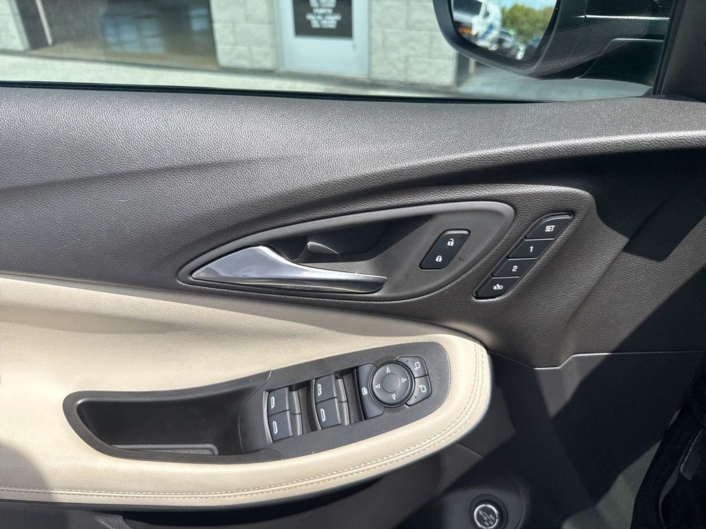 used 2025 Buick Encore GX car, priced at $33,494
