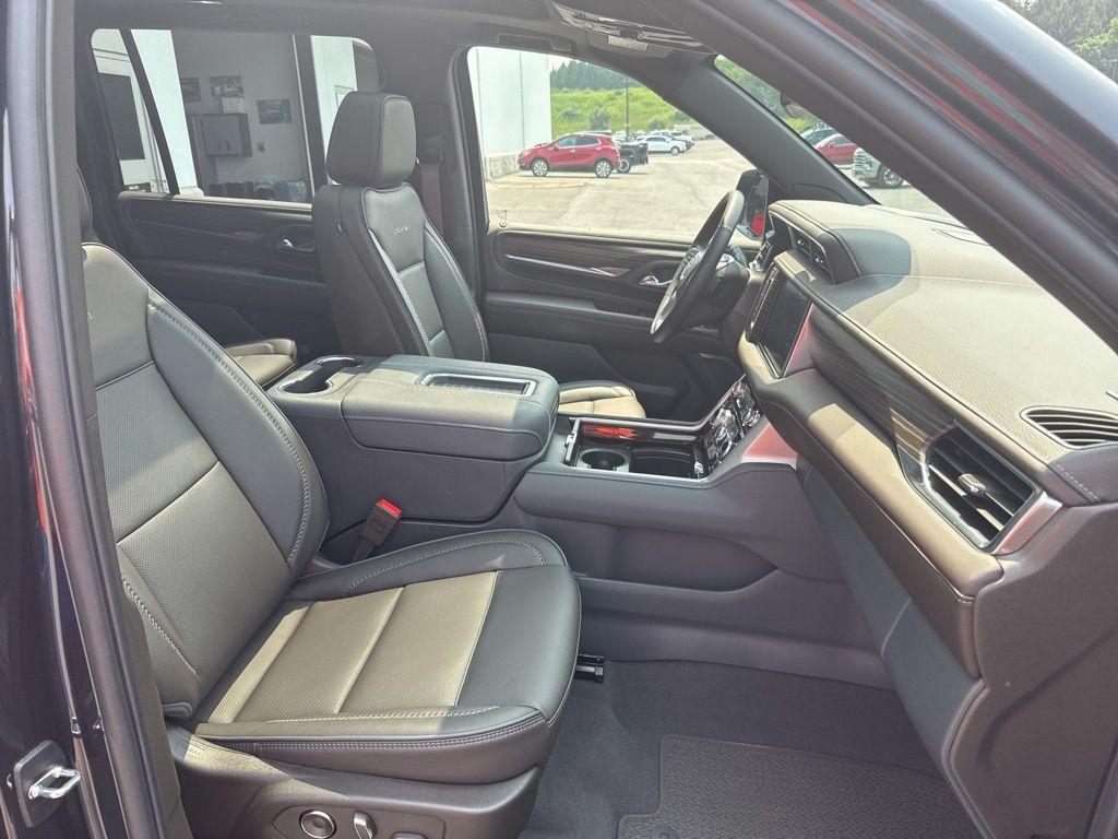 used 2024 GMC Yukon XL car, priced at $83,999