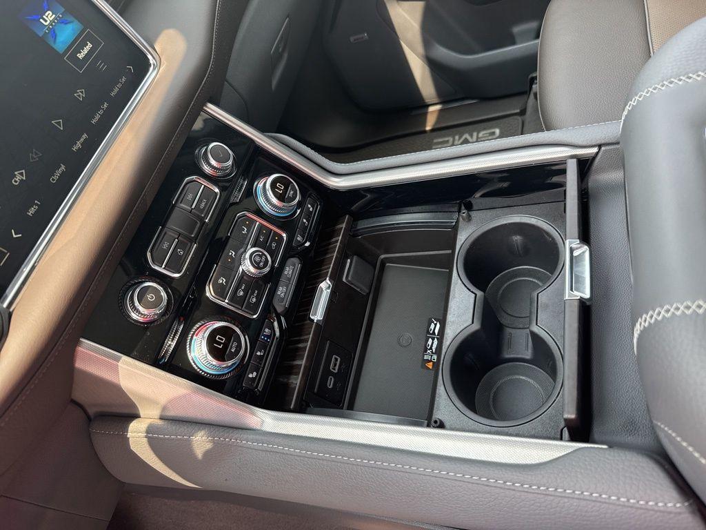 used 2024 GMC Yukon XL car, priced at $83,999