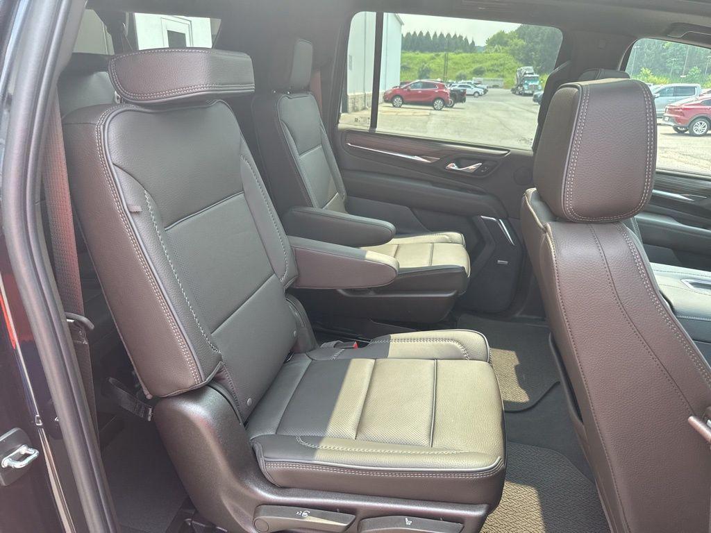 used 2024 GMC Yukon XL car, priced at $83,999