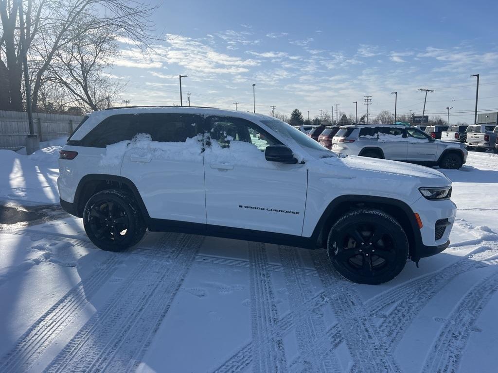 used 2023 Jeep Grand Cherokee car, priced at $34,597