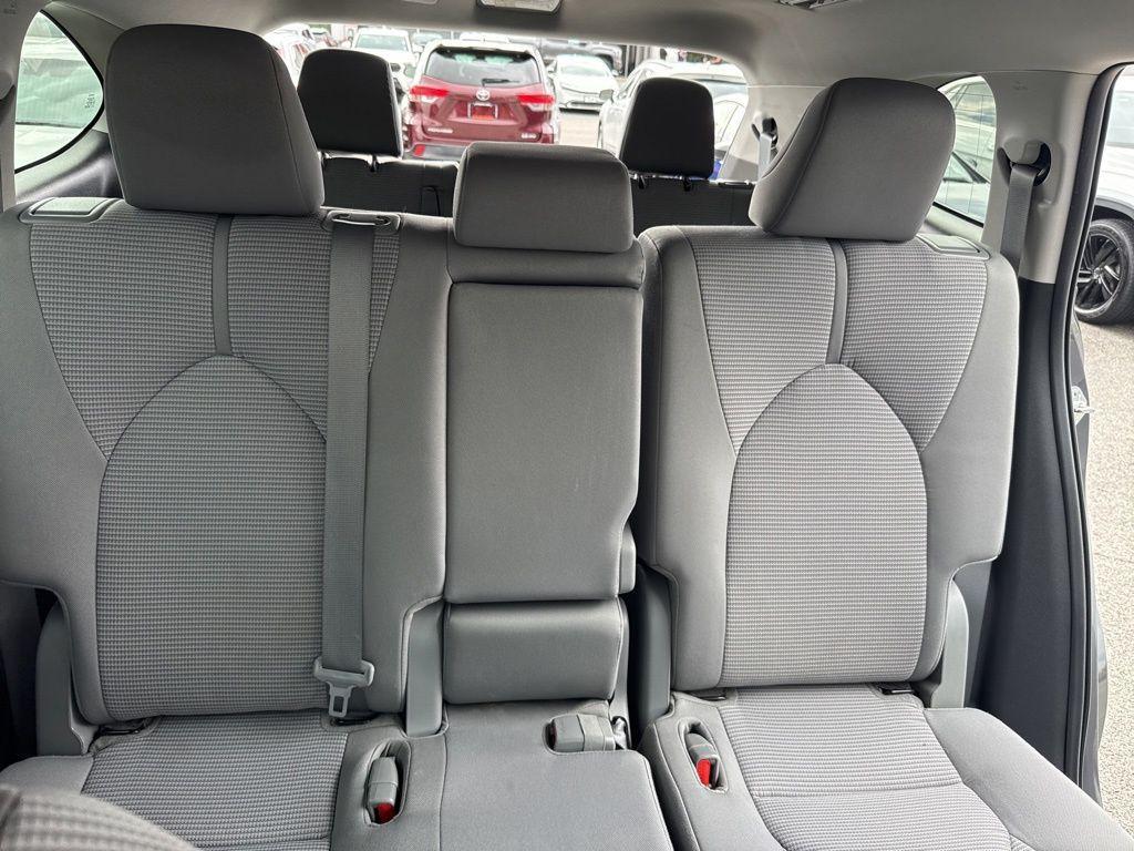 used 2022 Toyota Highlander car, priced at $34,450
