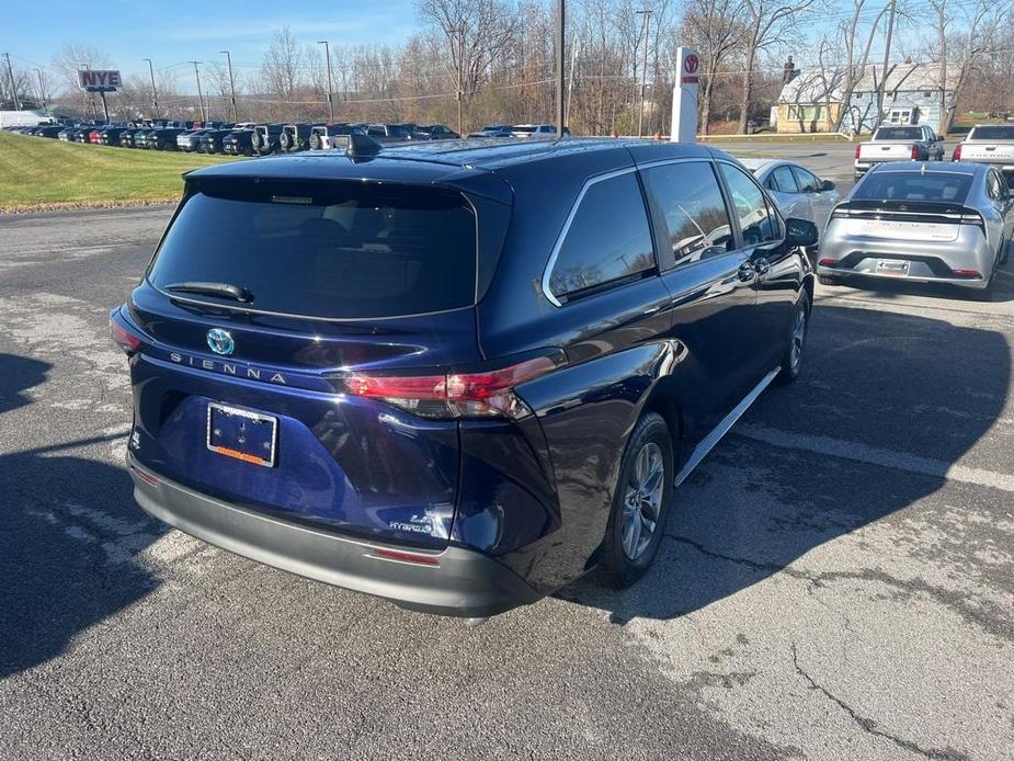 used 2022 Toyota Sienna car, priced at $38,900