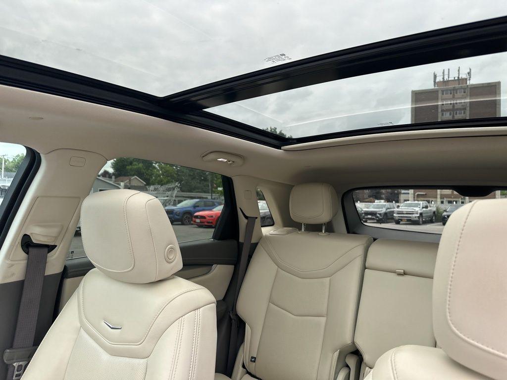 used 2021 Cadillac XT5 car, priced at $33,604