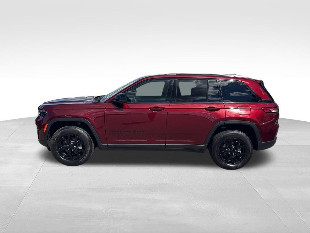 used 2025 Jeep Grand Cherokee car, priced at $39,900