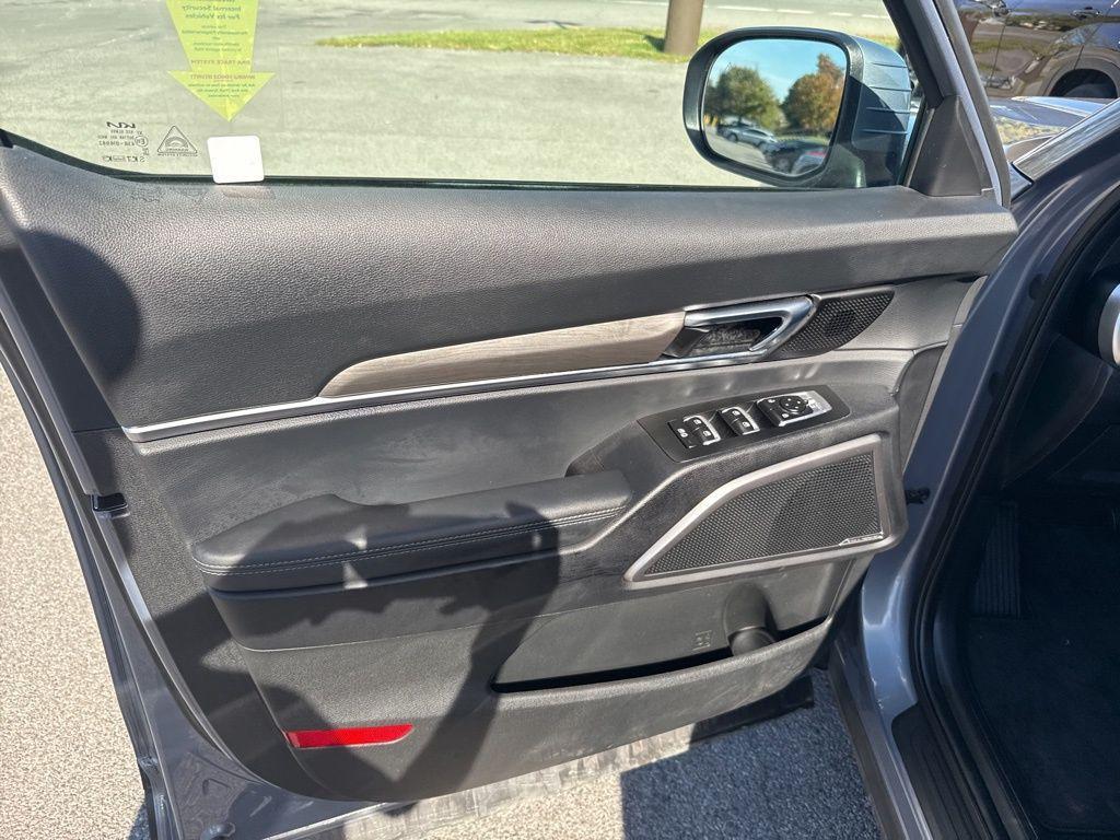 used 2024 Kia Telluride car, priced at $40,250