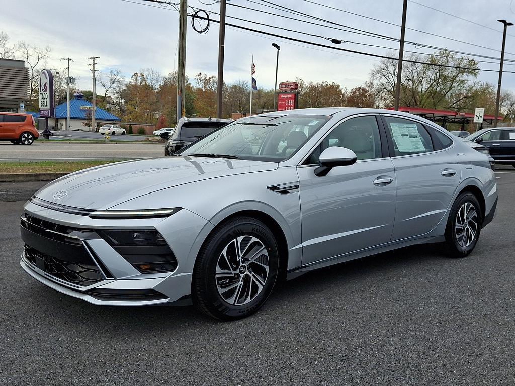 new 2026 Hyundai Sonata Hybrid car, priced at $30,292