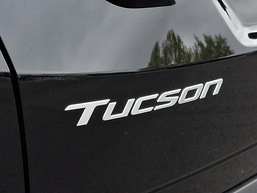 new 2025 Hyundai TUCSON Hybrid car, priced at $42,037
