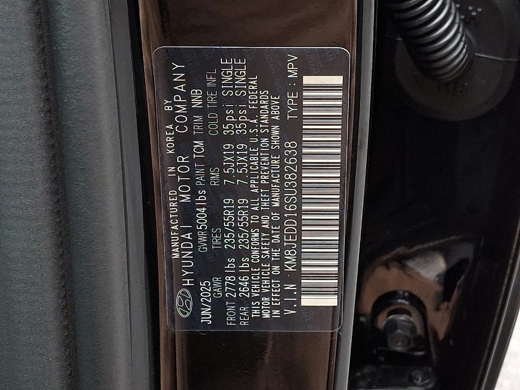 new 2025 Hyundai TUCSON Hybrid car, priced at $42,037