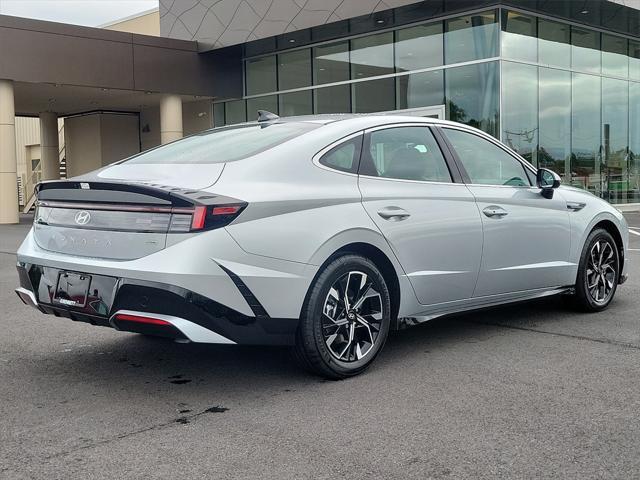 new 2024 Hyundai Sonata car, priced at $28,106