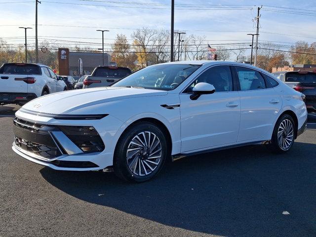 new 2025 Hyundai Sonata Hybrid car, priced at $32,560