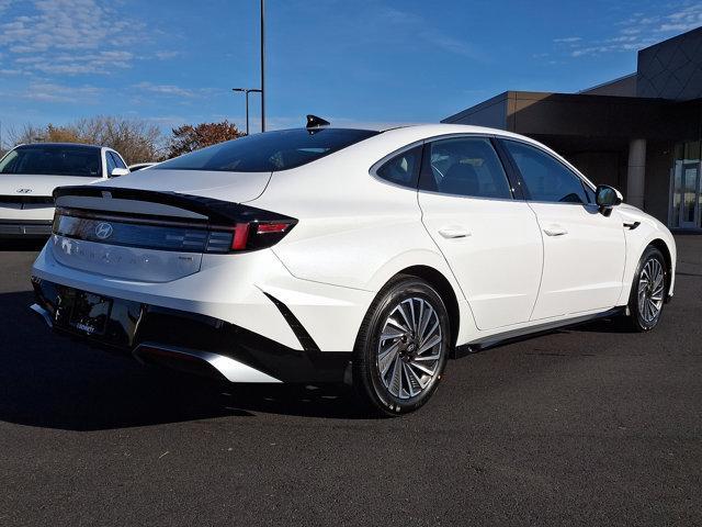 new 2025 Hyundai Sonata Hybrid car, priced at $32,560