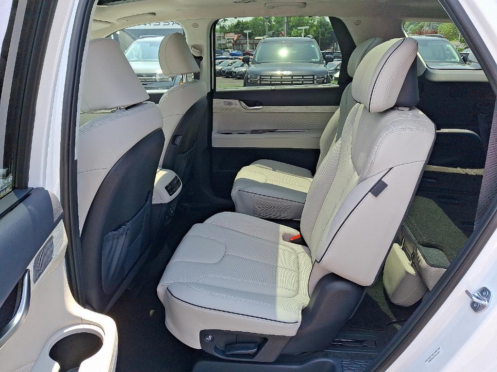 new 2025 Hyundai Palisade car, priced at $54,048