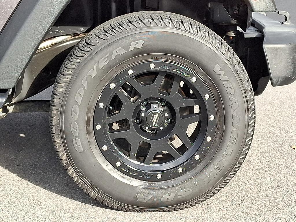 used 2016 Jeep Wrangler Unlimited car, priced at $18,067