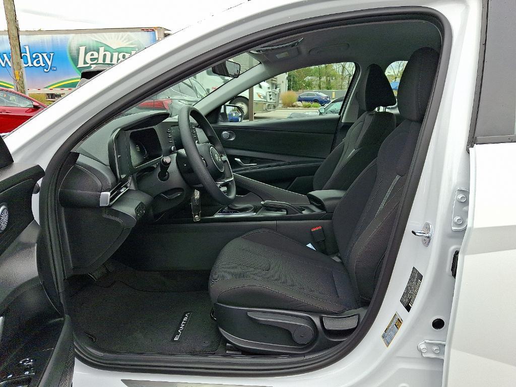 new 2025 Hyundai Elantra car, priced at $24,081