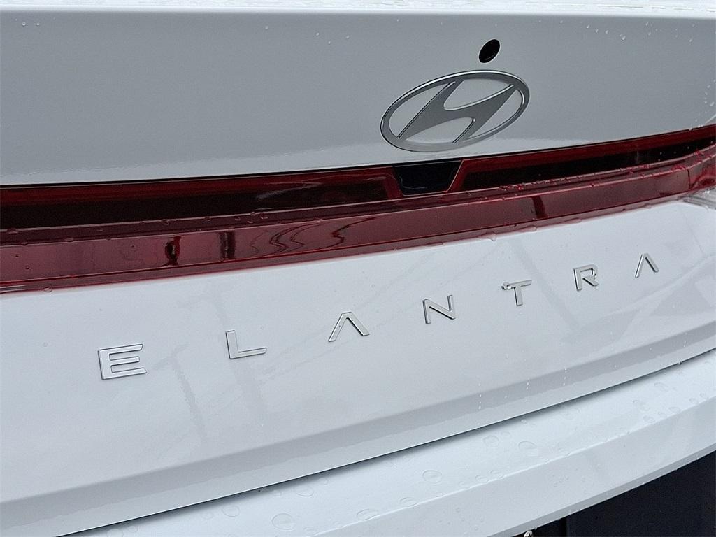 new 2025 Hyundai Elantra car