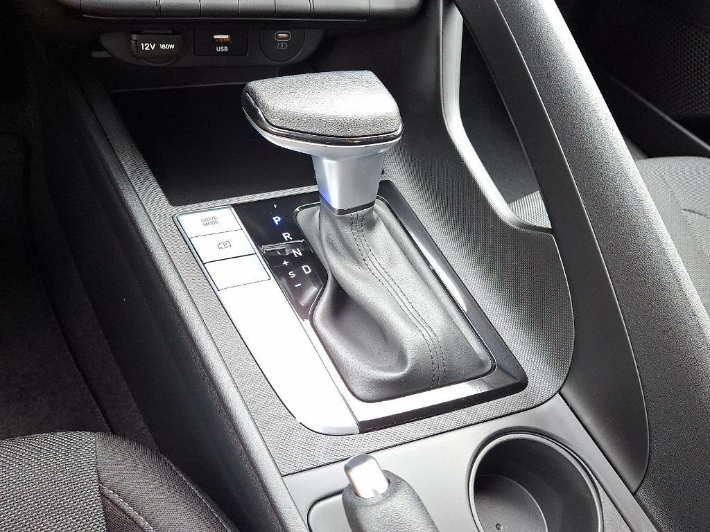 new 2025 Hyundai Elantra car, priced at $24,081