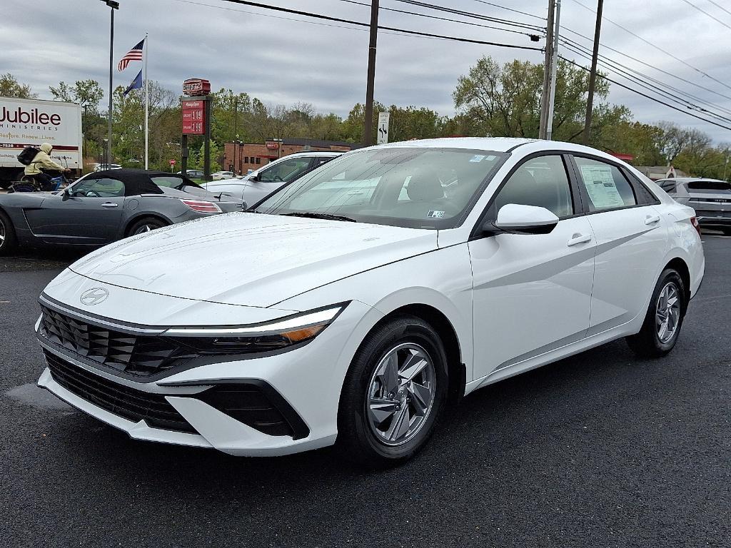 new 2025 Hyundai Elantra car, priced at $24,081