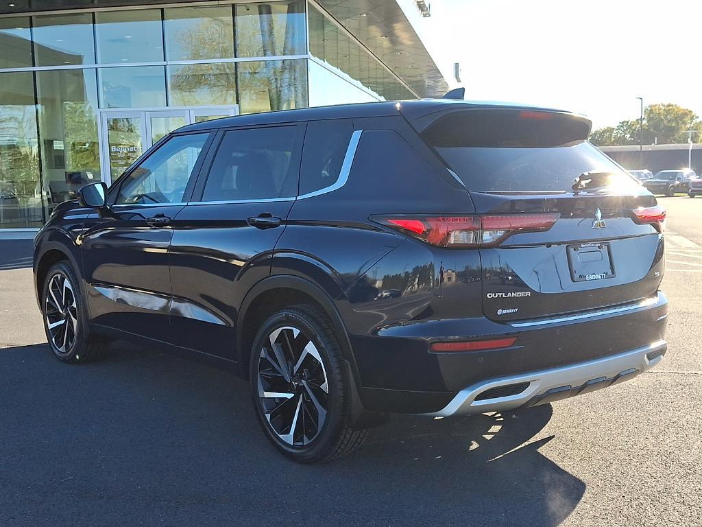 used 2022 Mitsubishi Outlander car, priced at $22,238
