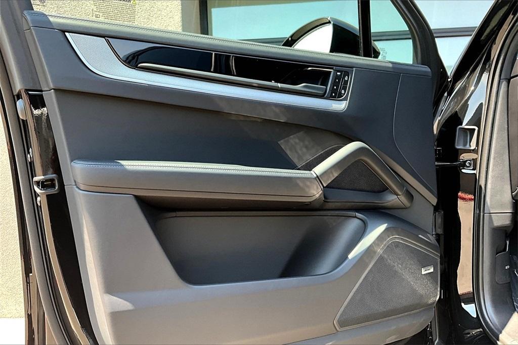 new 2025 Porsche Cayenne car, priced at $109,185