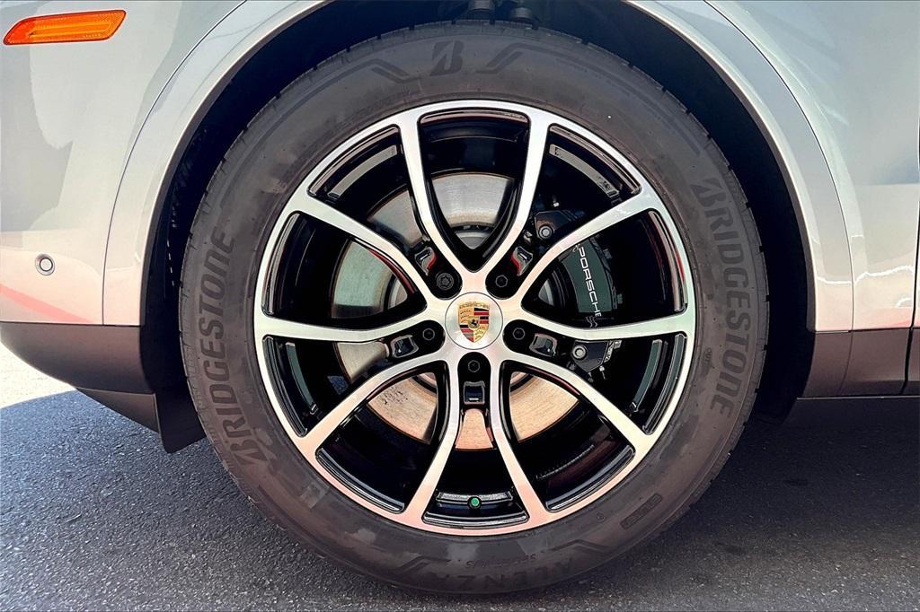 new 2025 Porsche Cayenne car, priced at $130,805
