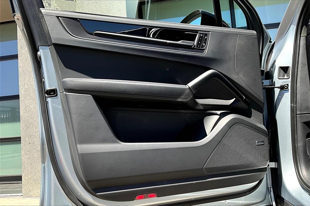 new 2025 Porsche Cayenne car, priced at $152,705