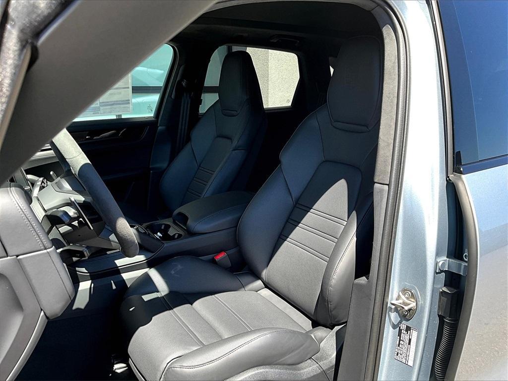 new 2025 Porsche Cayenne car, priced at $152,705