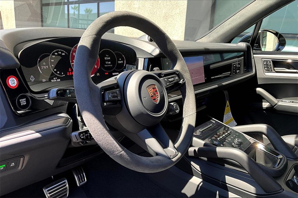 new 2025 Porsche Cayenne car, priced at $152,705