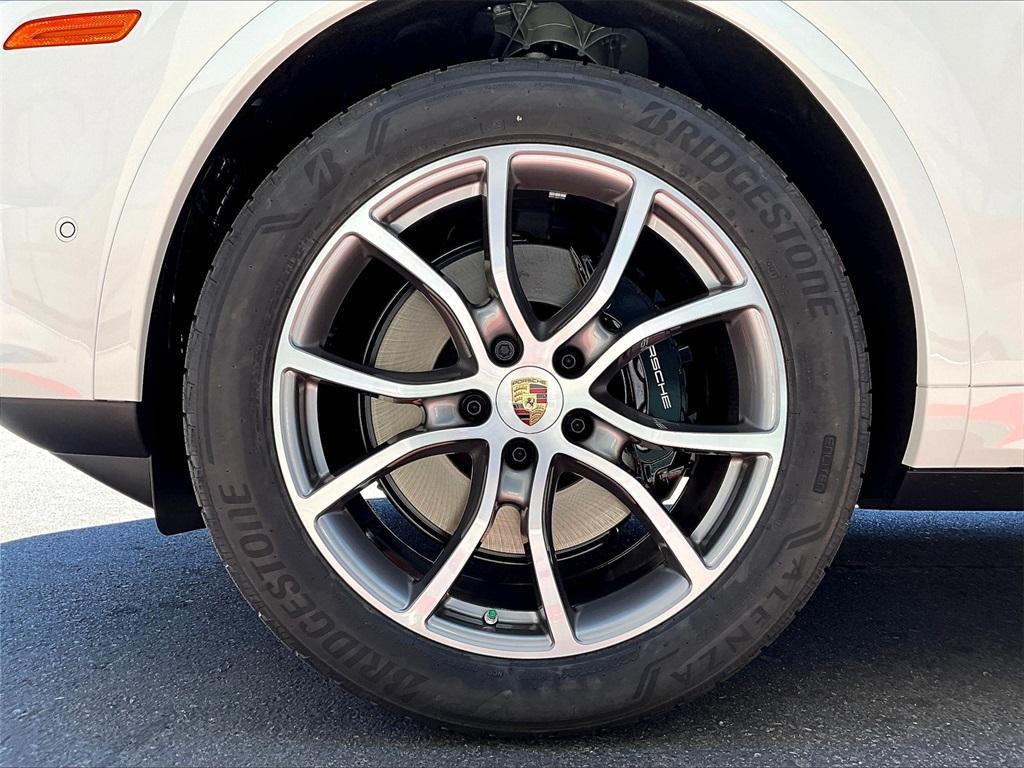 new 2025 Porsche Cayenne car, priced at $104,445